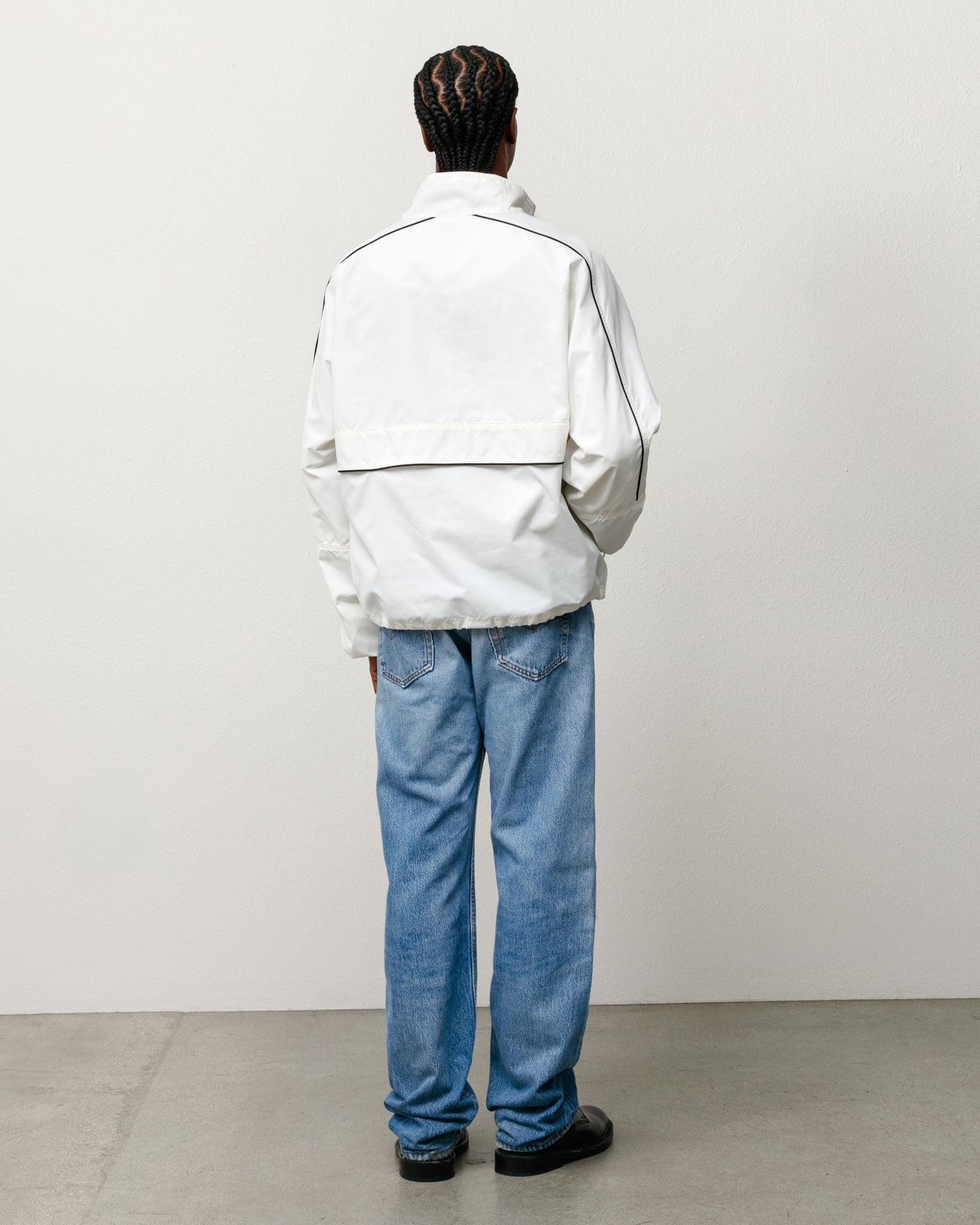 LIGHTWEIGHT PULLOVER JACKET